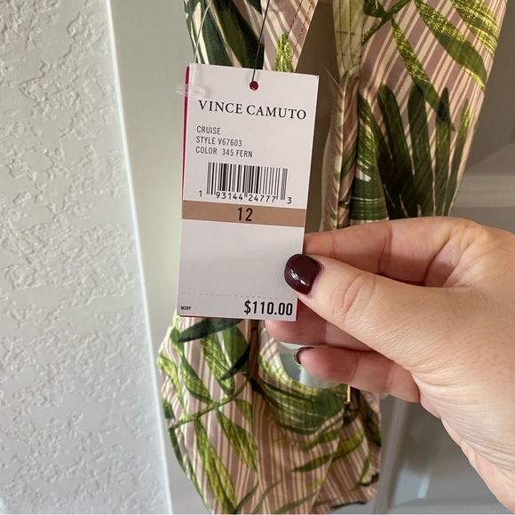 NWT Vince Camuto Tropical Palm Lace Up Plunging One Piece - Picture 6 of 6